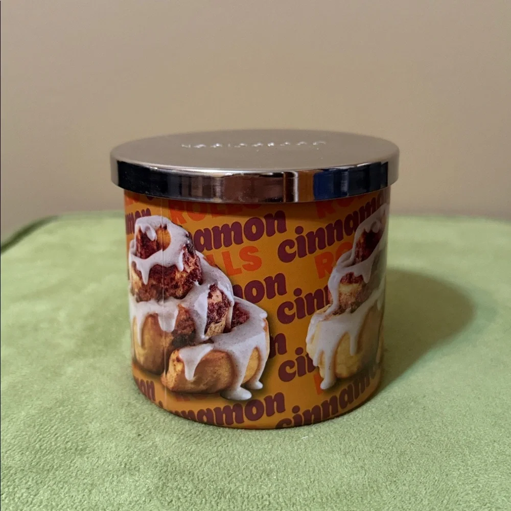 GooseCreek Pillsbury Cinnamon Rolls Candle